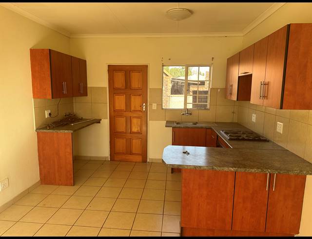 2 BEDROOM GATED ESTATE FOR SALE IN THE ORCHARDS